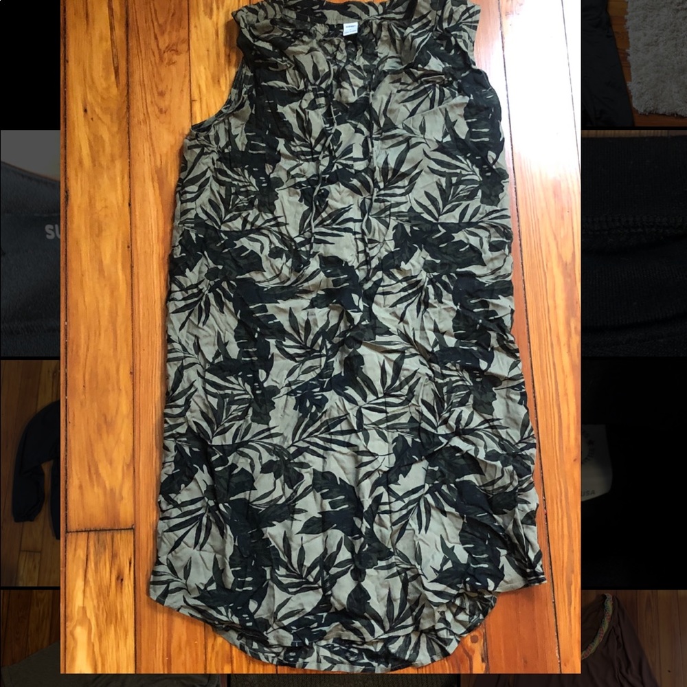 Old Navy Sleeveless Dress